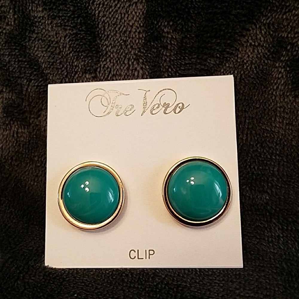 Tre Vero clip on earrings